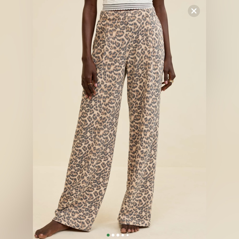 NEW Aerie New Heights Fleece Trouser Leopard